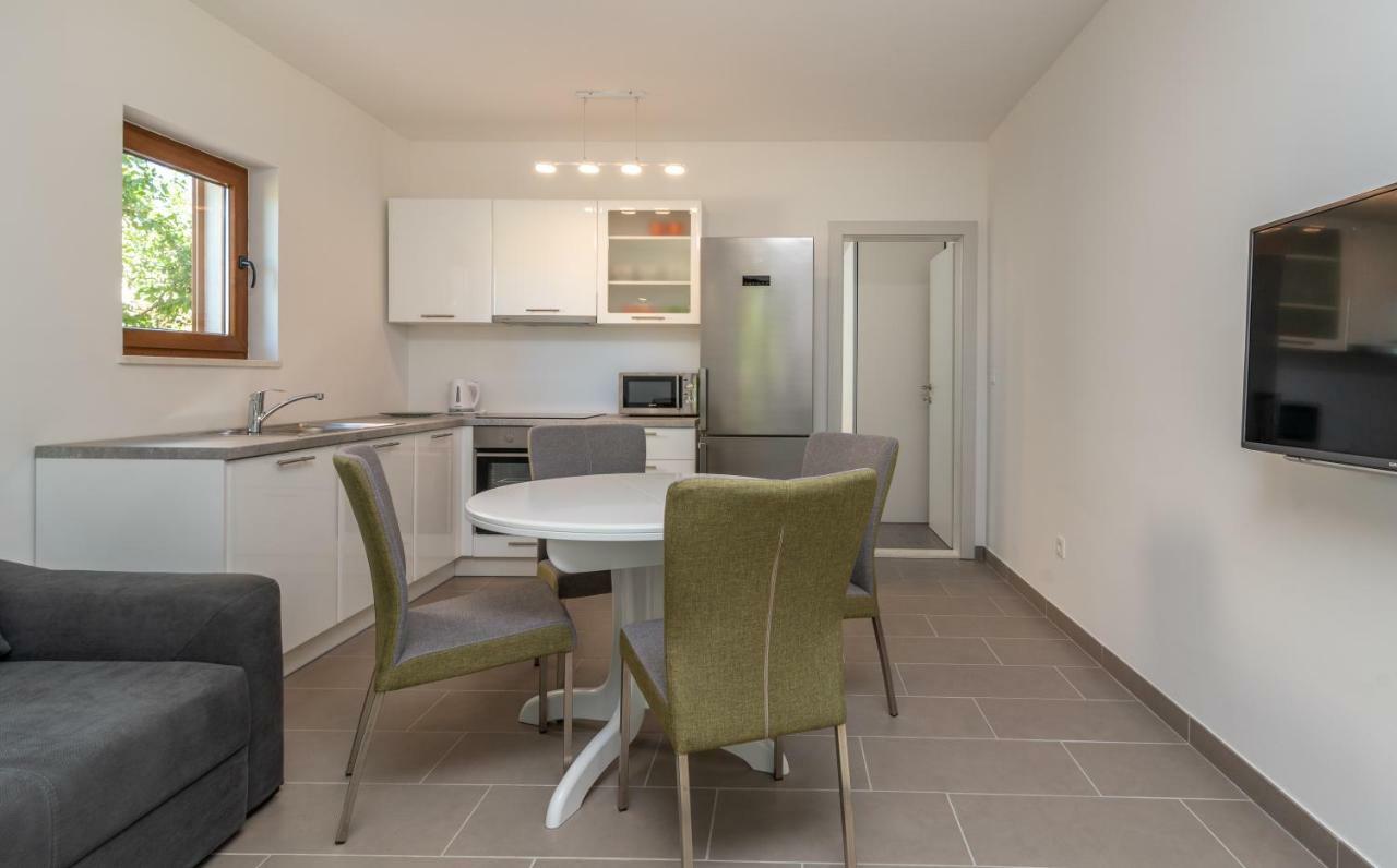Kiwi Apartment Trogir Bagian luar foto
